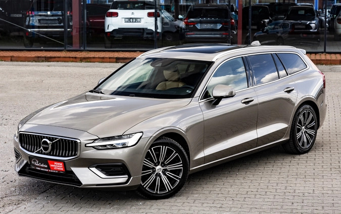 Volvo V60 cena 114900 przebieg: 104584, rok produkcji 2019 z Gryfice małe 781